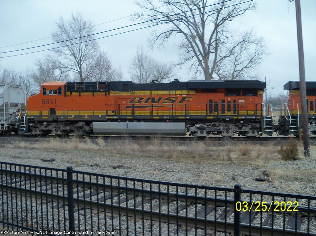 BNSF 6851